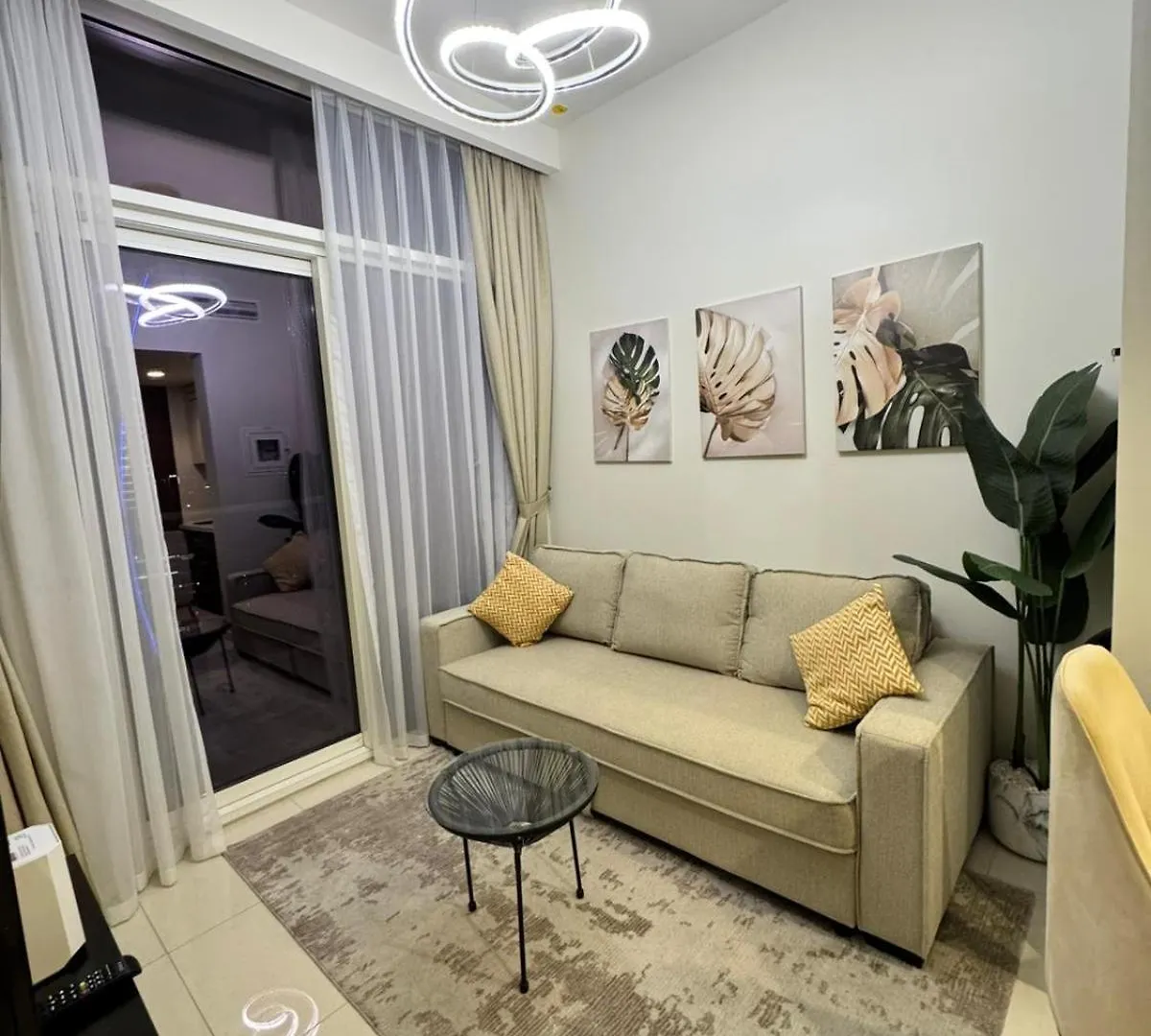 Apartment Chic 1-Bedroom Retreat With Stunning Canal View Near Burj Khalifa & Business Bay Dubai
