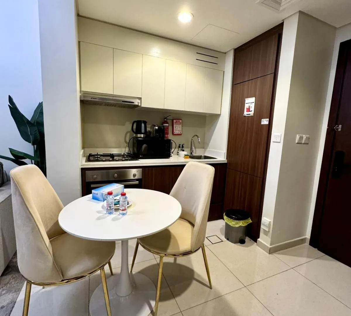 Apartment Chic 1-Bedroom Retreat With Stunning Canal View Near Burj Khalifa & Business Bay Dubai