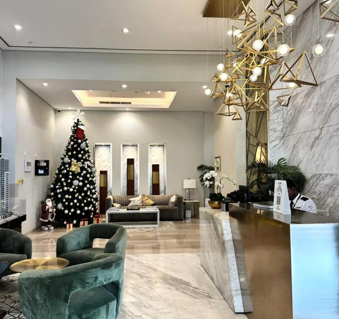 Chic 1-Bedroom Retreat With Stunning Canal View Near Burj Khalifa & Business Bay Dubai 0*,