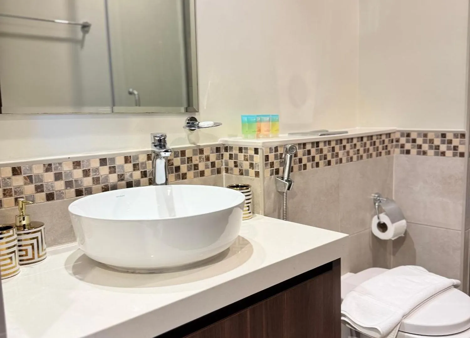 Chic 1-Bedroom Retreat With Stunning Canal View Near Burj Khalifa & Business Bay Dubai 0*,  United Arab Emirates