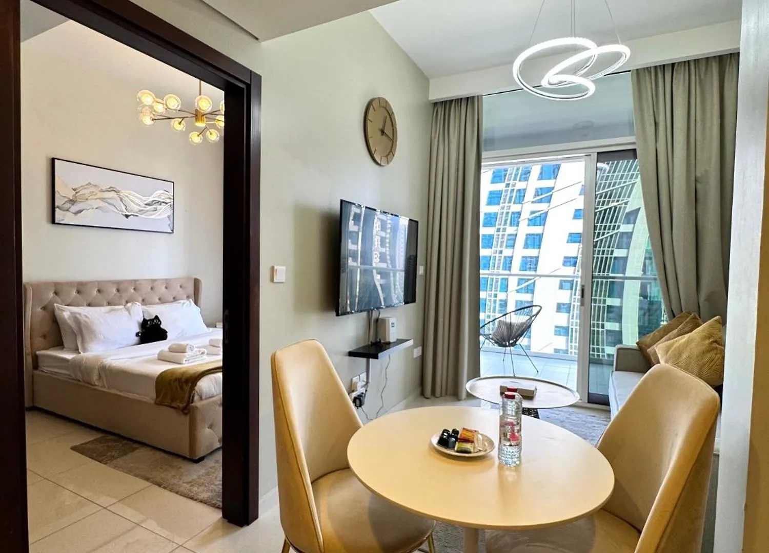 Chic 1-Bedroom Retreat With Stunning Canal View Near Burj Khalifa & Business Bay Dubai 0*,  Vereinigte Arabische Emirate